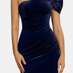 Novalee – One-Shoulder Maxi Dress with Sculpted Elegance
